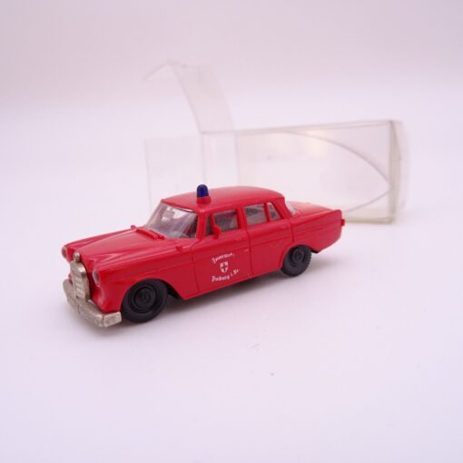 Brekina 1:87 Mercedes 190 Heckflosse Feuerwehr Freiburg in EVP QR3492