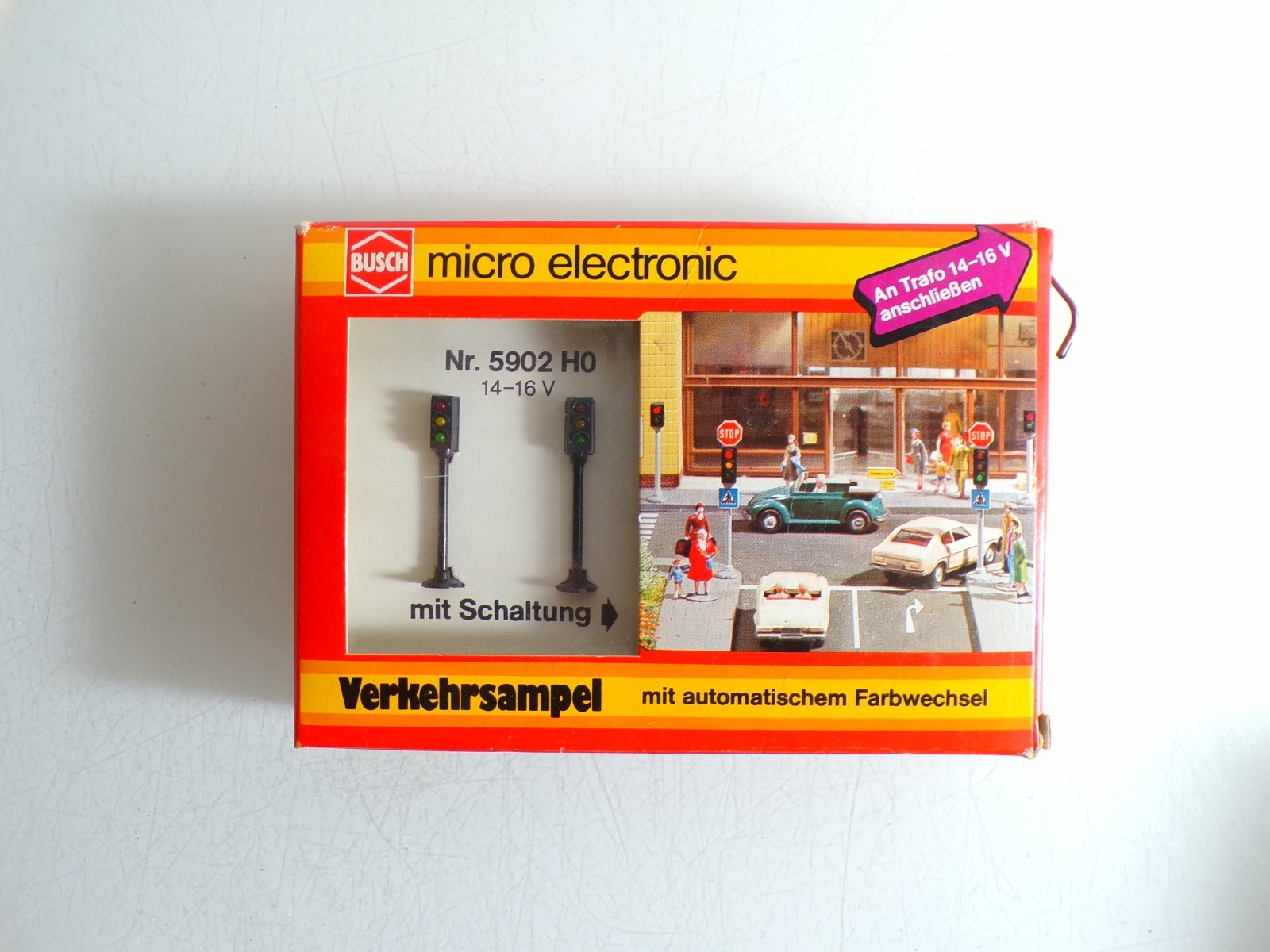 Busch H0 5902 Fußgänger Ampel siehe Foto in OVP PK2589