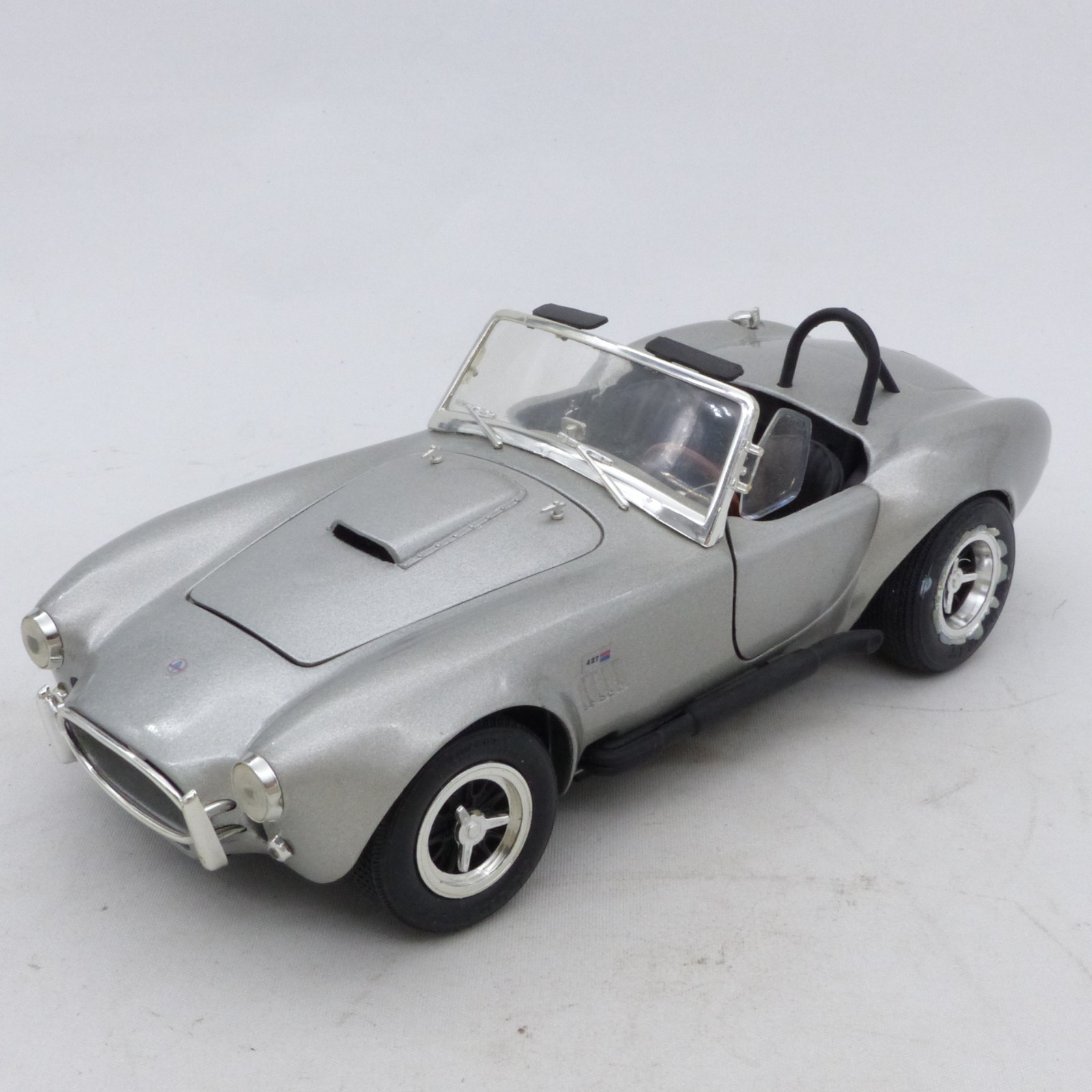 ERTL 1:18 Shelby Cobra 427 S/C silber/metallic in Tüte siehe Bilder o. EX8418 – Bild 3