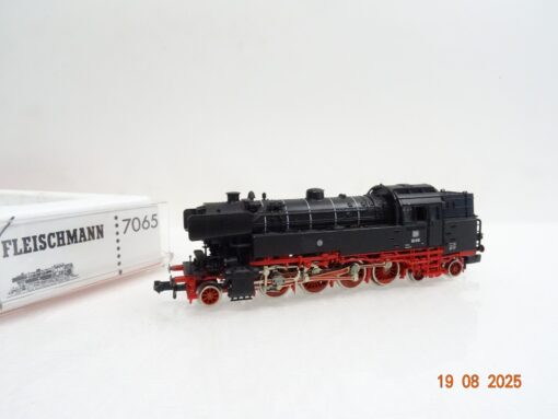 Fleischmann N 7065 Dampflok BR 65 018 der DB in OVP JL2373