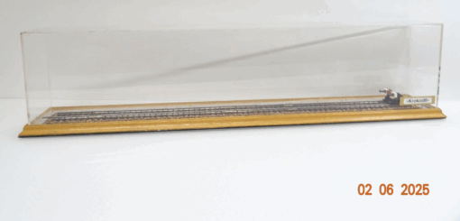 H0 Vitrine mit Präsentationssockel ca. 450 x 66 x 120 mm Innenmaße JL843 o.