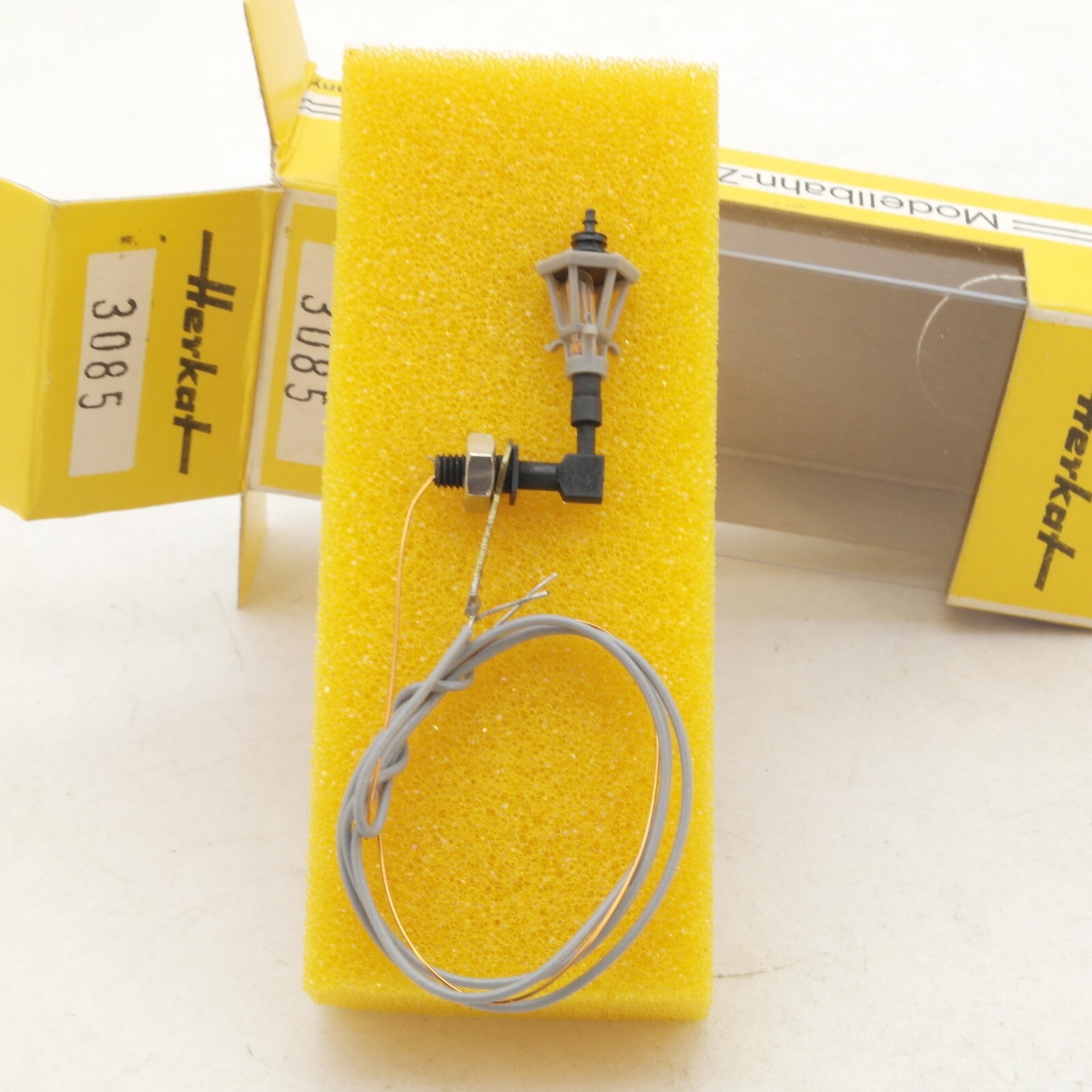 Herkat H0 3085 Modellbahn-Lampe in OVP RG4954