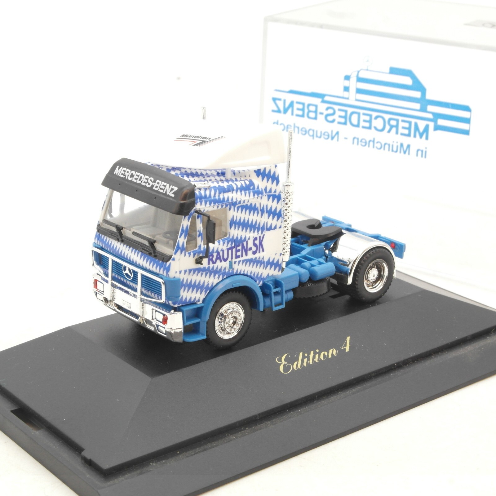 Herpa 1:87 Mercedes-Benz Zugmaschine, Rauten-SK Edition 4 in PC Box RG1742