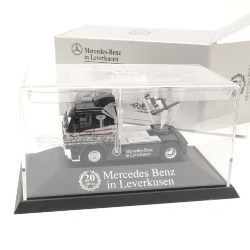 Herpa 1:87 Mercedes Benz Zugmaschine in Leverkusen 20 Jahre in OVP QR5869 – Bild 4