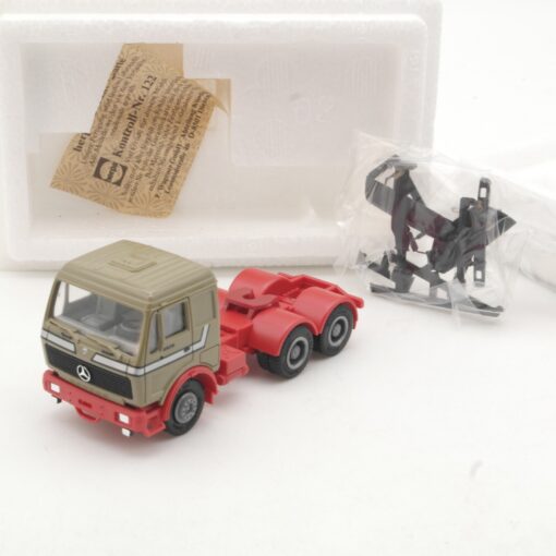 Herpa 1:87 Mercedes MB 2638 Zugmaschine in Box RR877
