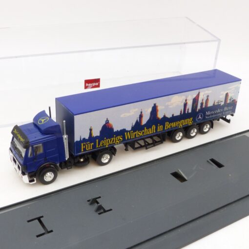 Herpa 1:87 Mercedes SK Sattelzug Niedelassung Leipzig, in PC-Box EB8630