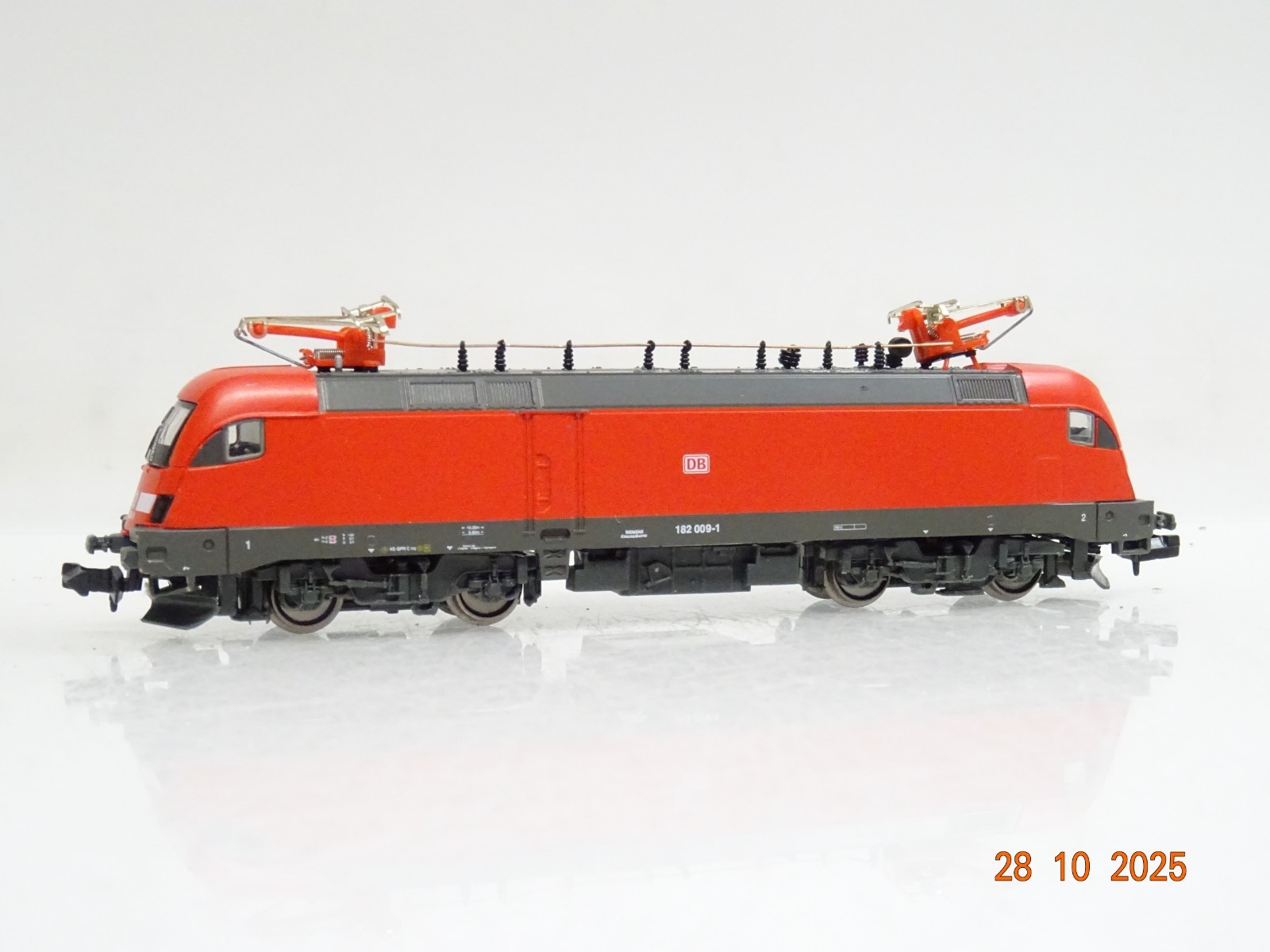 Hobbytrain N  E-Lok BR 182 009-1 der DB JL3900 o. – Bild 3