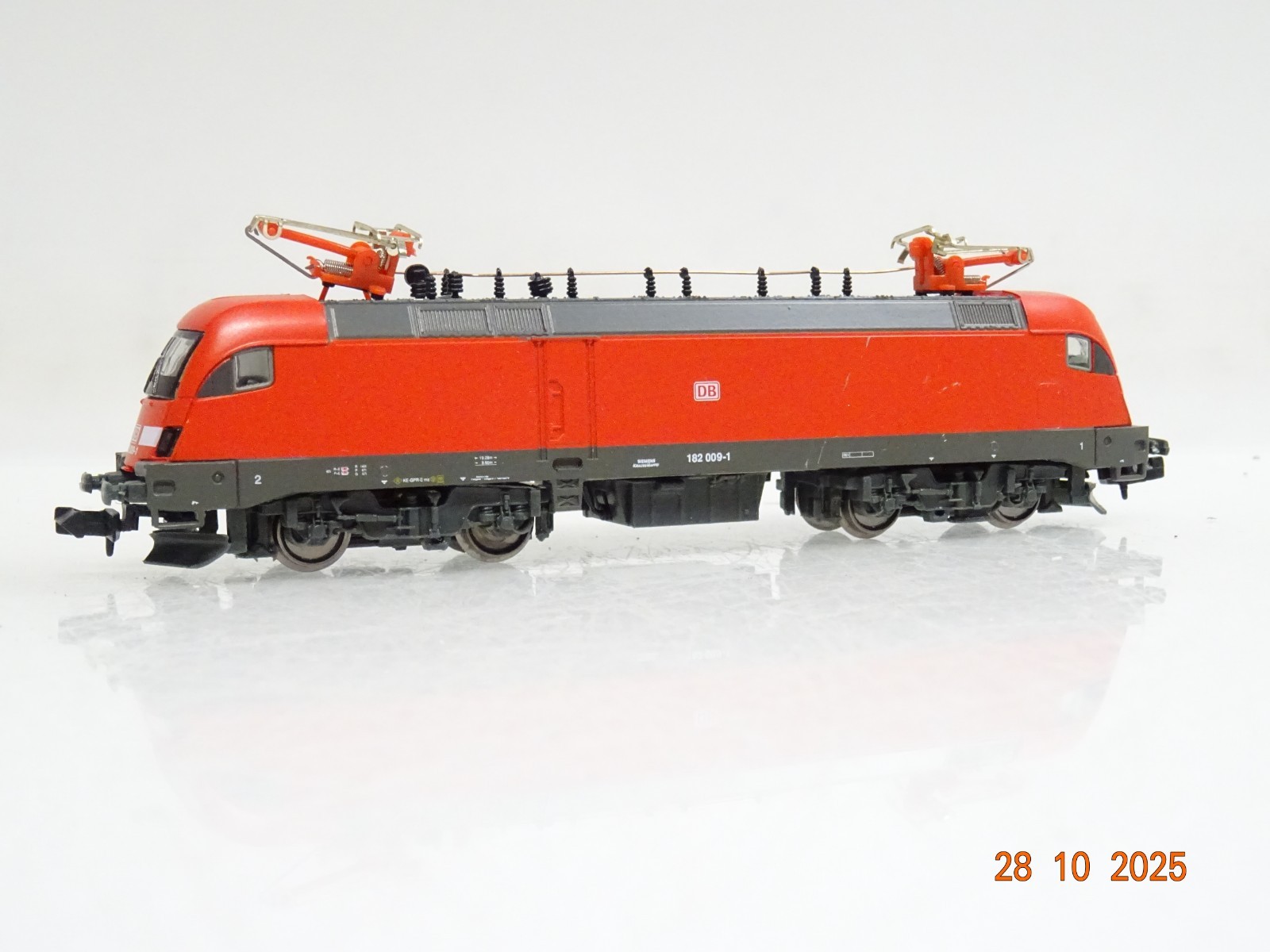 Hobbytrain N  E-Lok BR 182 009-1 der DB JL3900 o.