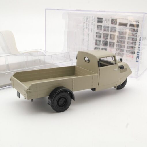 Hübner 1:32 7006 Tempo Hanseat Tieflade-Pritsche mit Fahrer in PC Box QR5632 – Bild 5
