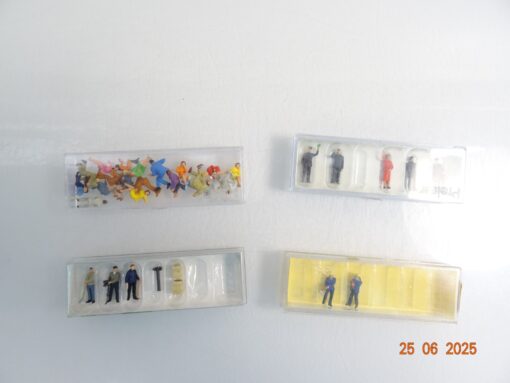 Konvolut H0 Figuren Reisende Bahnpersonal siehe Foto CK9013 o.