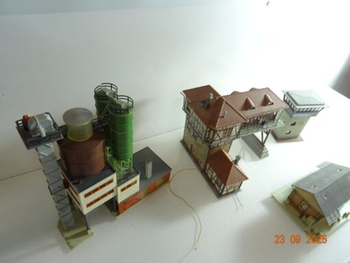 Konvolut H0 Gebäude aus Anlagenrückbau 4 Stück siehe Foto PK1046 o. – Bild 3