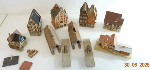 Konvolut N Gebäude und Häuser 10 Stück siehe Foto CK9145 o.
