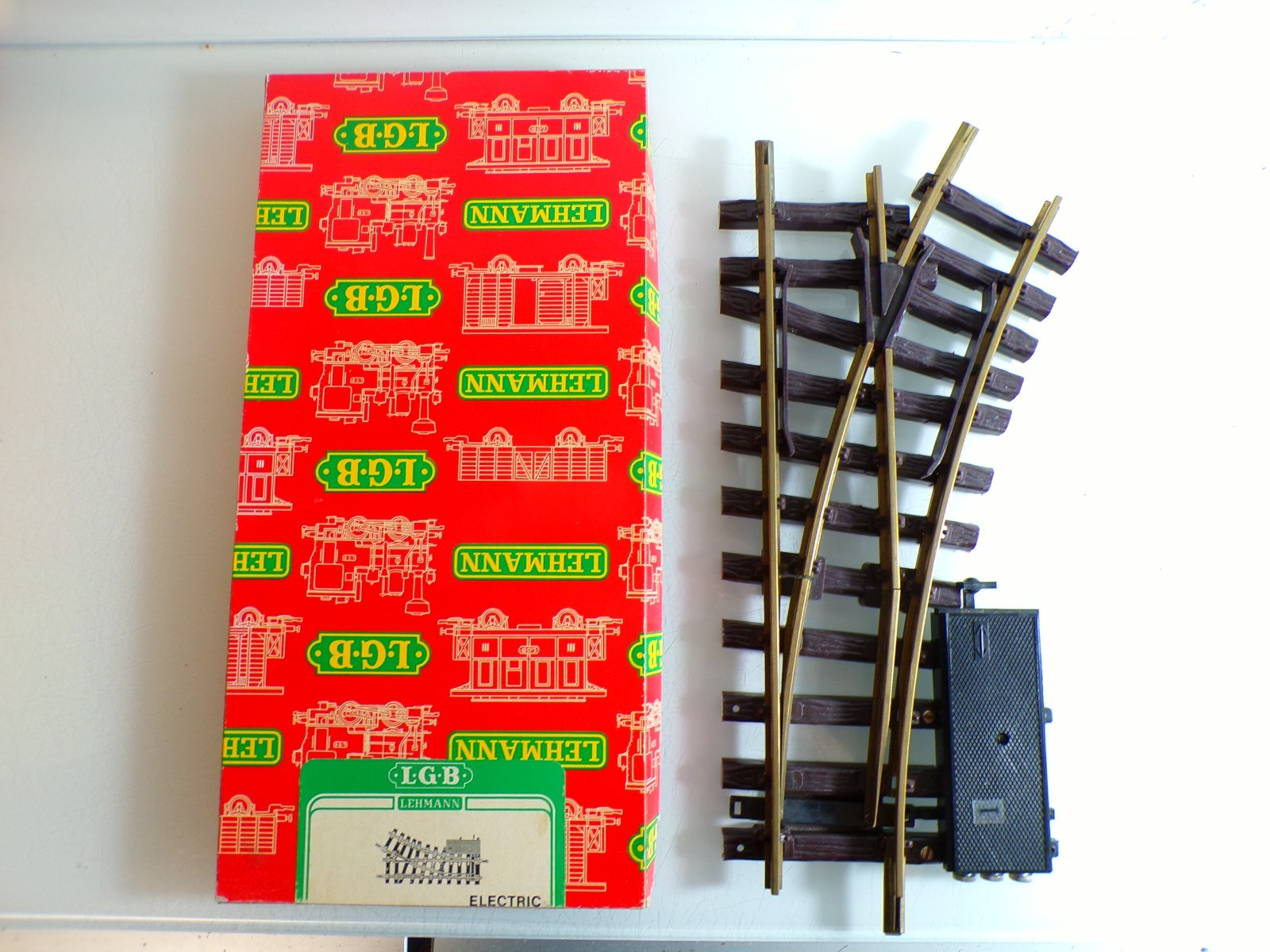 LGB Spur G 1200 Weiche rechts mit Antrieb siehe Foto in OVP PK2322