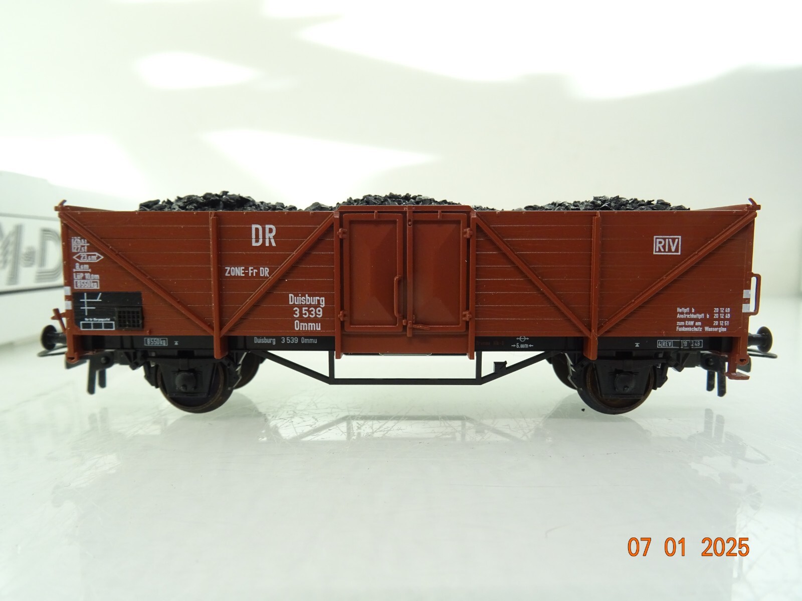 M+D H0 121 Hochbordwagen mit Kohle der DR Zone-Fr in OVP PR5066 – Bild 3