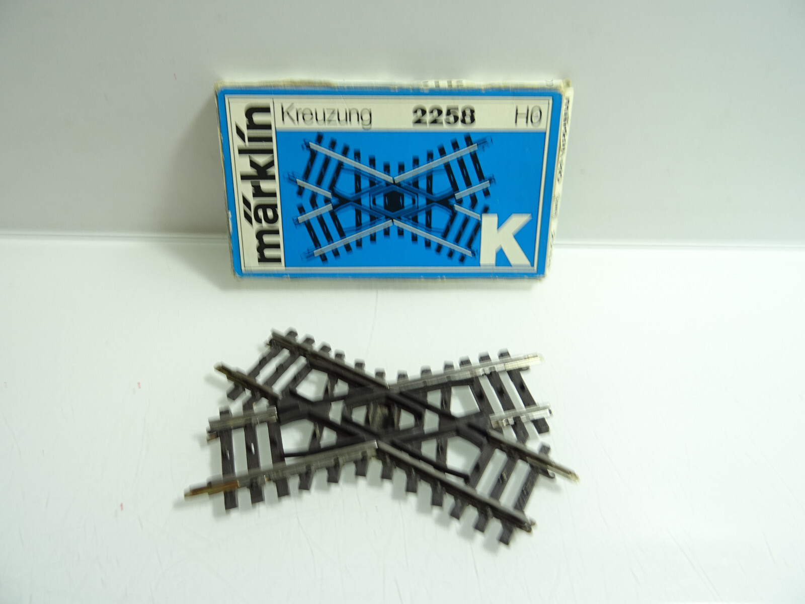 Märklin H0 K-Gleis Kreuzung 2258 in der OVP C4570