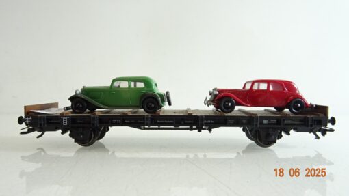 Märklin H0 aus 2995 Flachwagen mit 2 PKW´s der DR PR8559 o.
