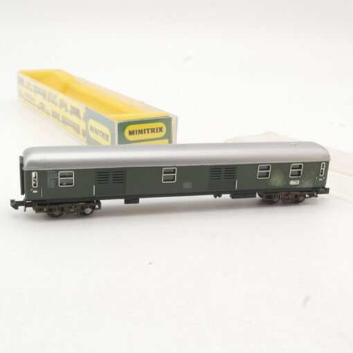 Minitrix N Gepäckwagen der DB, siehe Foto in EVP RR18 – Bild 3