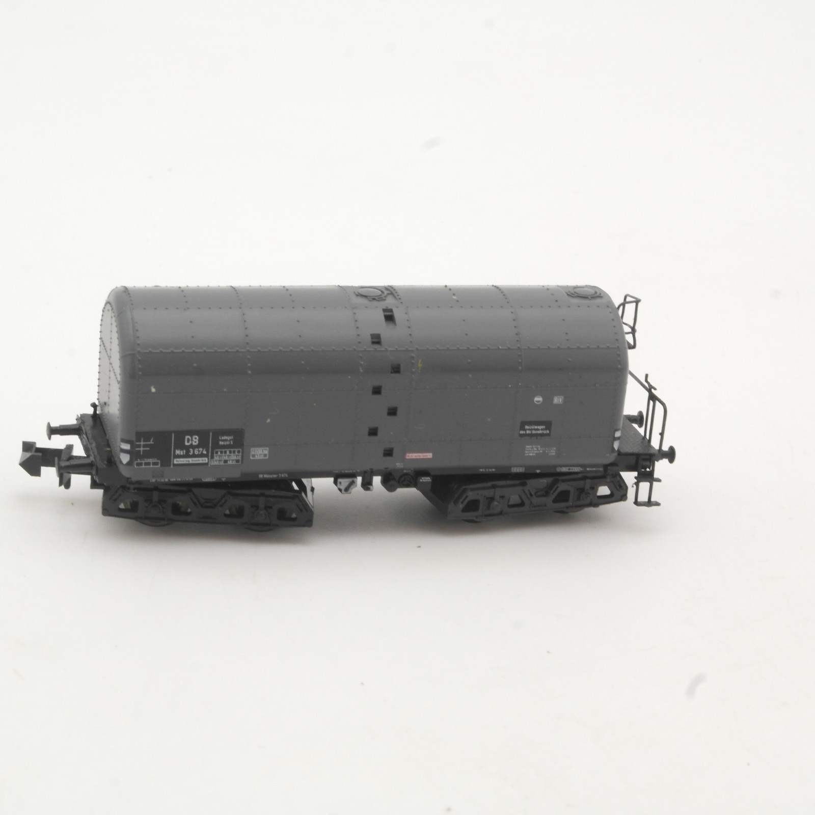 Minitrix N Schweröl Kesselwagen 3674 der DB RR5075 o. – Bild 3
