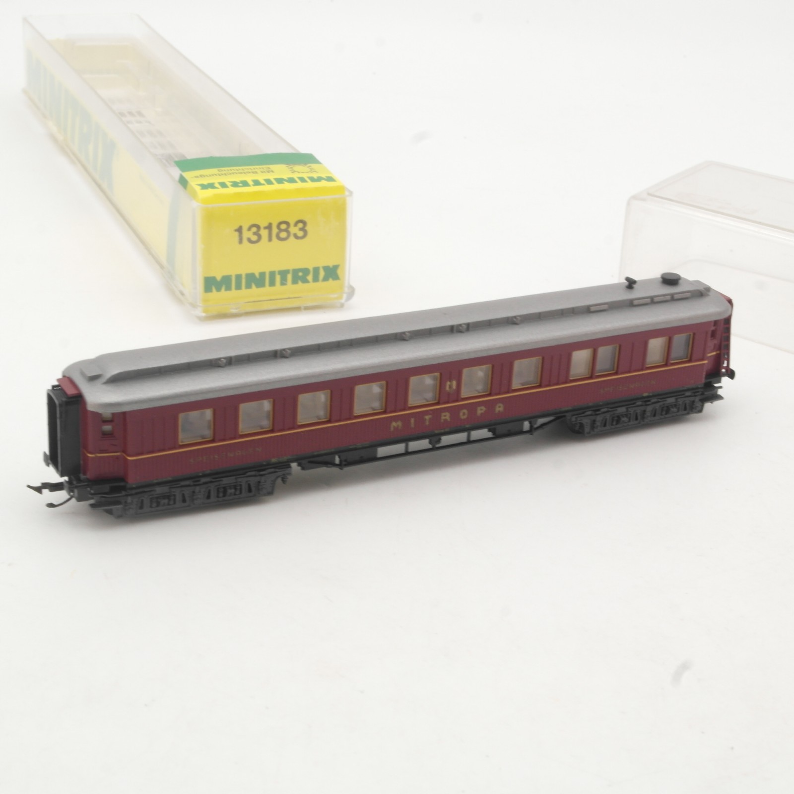 Minitrix N Speisewagen Mitropa der DRG in EVP RR5322