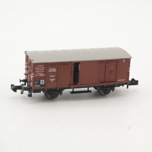 Minitrix N gedeckter Güterwagen12099 Stettin der DR QR9832 o. – Bild 3