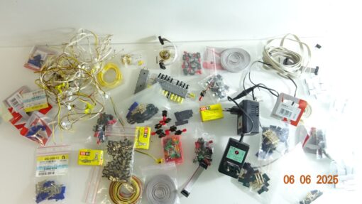 Modellbau Konvolut Kabel, Kleinteile u. Ersatzteile siehe Foto CK8720 o. – Bild 3