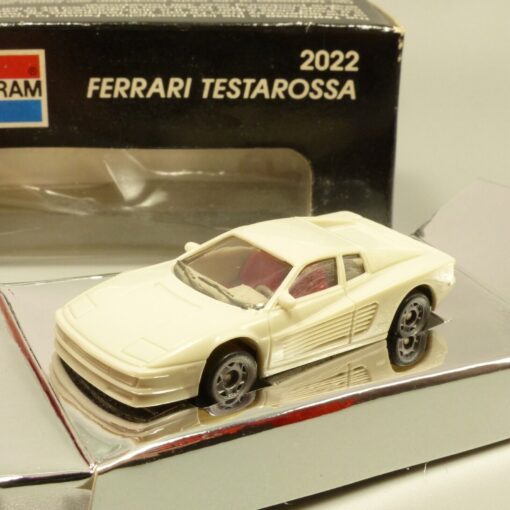 Monogram 1:87 2022 Ferrari Testarossa weiß in OVP EX3840