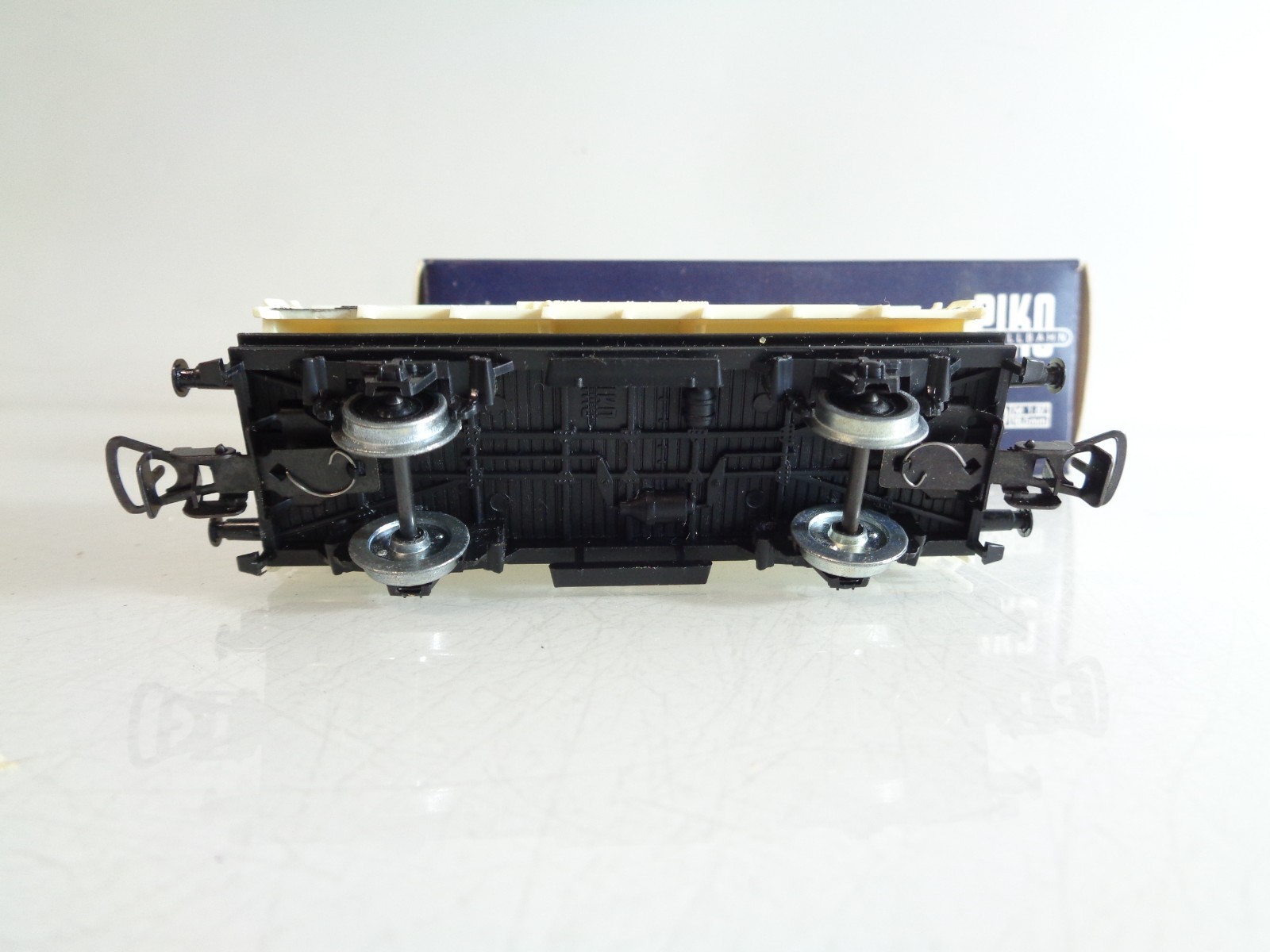 Piko H0 Kühlwagen der DR in EVP BH799 – Bild 4