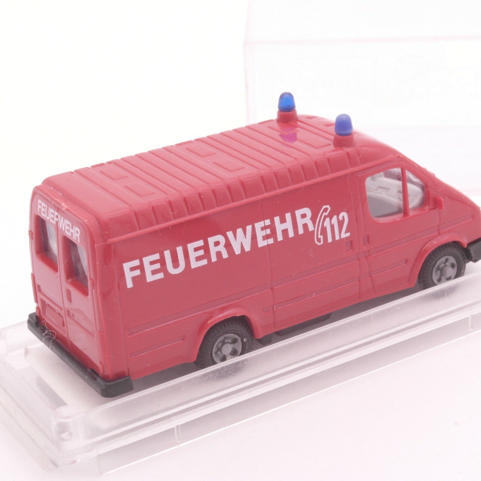 Praline 1:87 83705 Ford Transit Feuerwehr Kastenwagen in OVP RT2640 – Bild 3