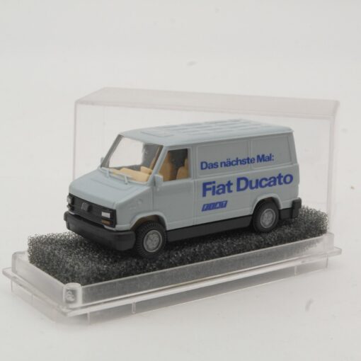 Praline 1:87 Fiat Ducato Kleinbus in OVP QR6045