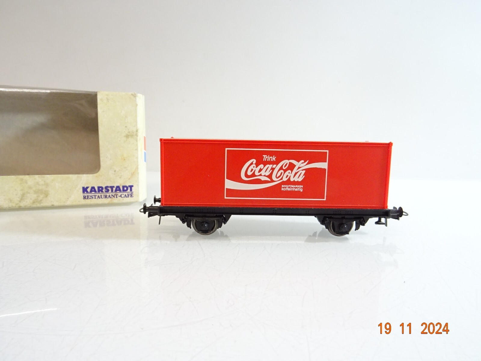 Roco H0 Containerwagen mit Container Coca Cola Karstadt Cafe in OVP PR3977 – Bild 3