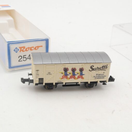 Roco N 25426 gedeckter Güterwagen Sarotti der DB in OVP RR3956