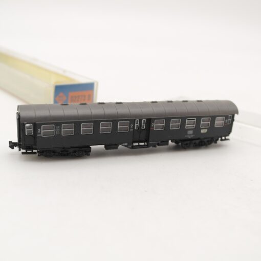 Roco N Personenwagen 2. Klasse 50 80 29-11593-0 der DB in EVP RR2198 – Bild 3