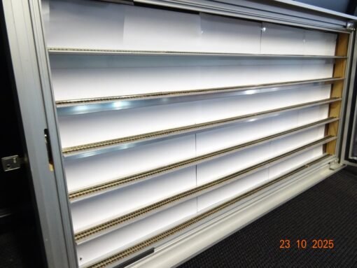 Spur N Hochwertige Alu-Vitrine ca. 100 x 50 cm abschließbar mit 6 Böden – Bild 5