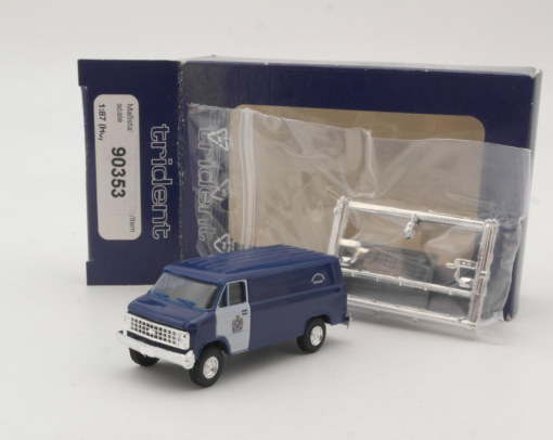 Trident 1:87 90353 Chevrolet Cargo Van Identification Services in OVP QR6291