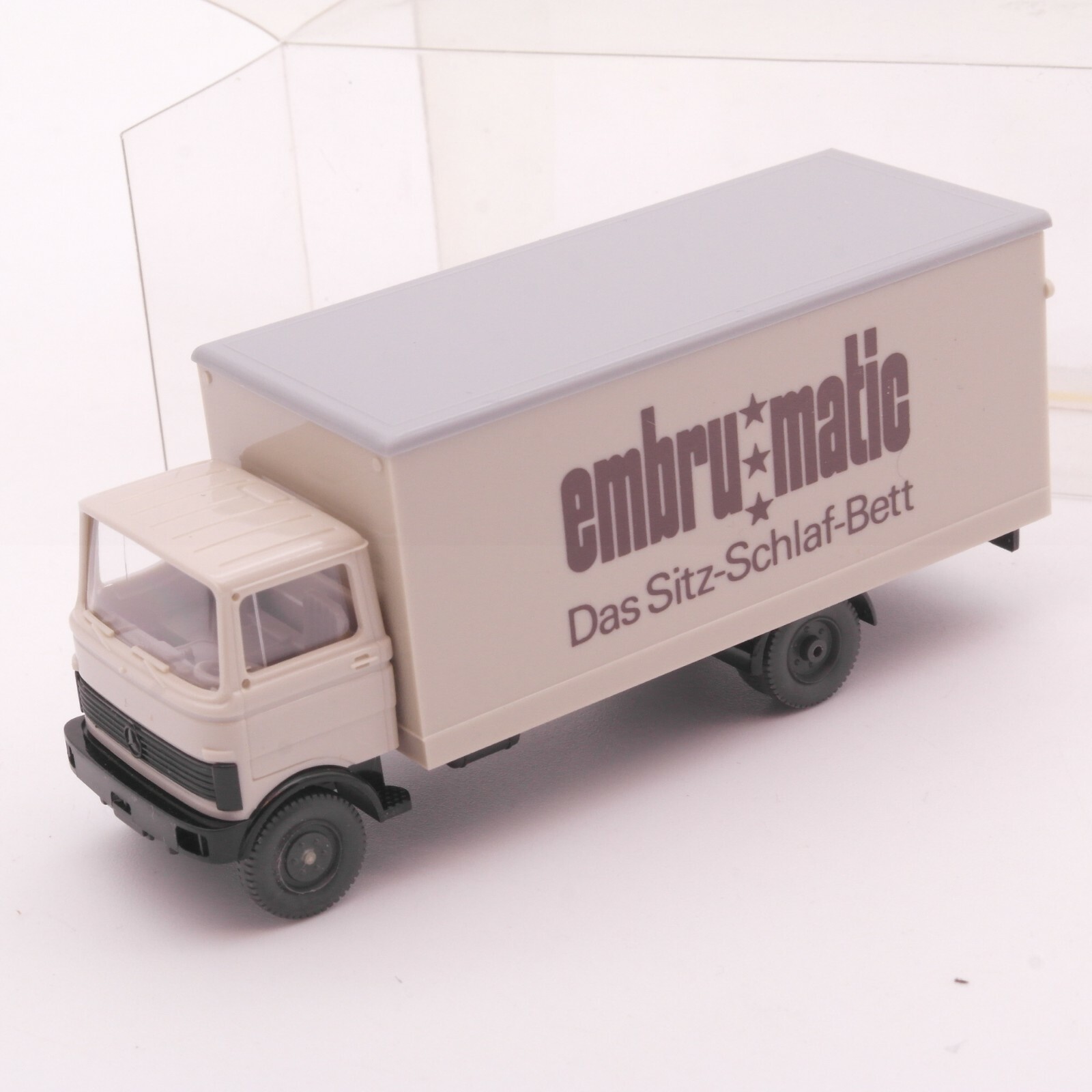 Wiking 1:87 MB Koffer-LKW embru matic in EVP RT3017
