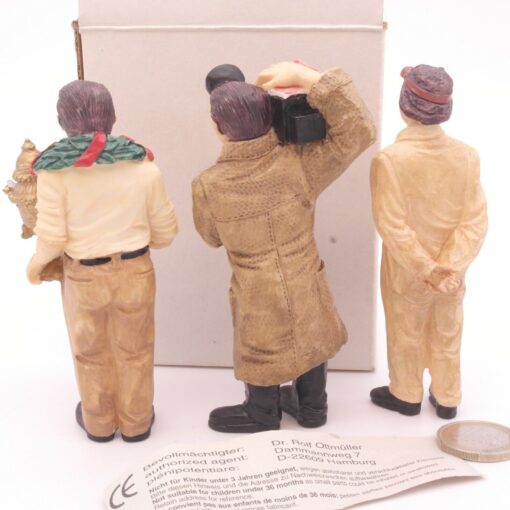 3 Figuren 1:18, ca. 9,5 cm groß: Rennfahrer, Monteur & Kameramann in EVP EZ9562 – Bild 3