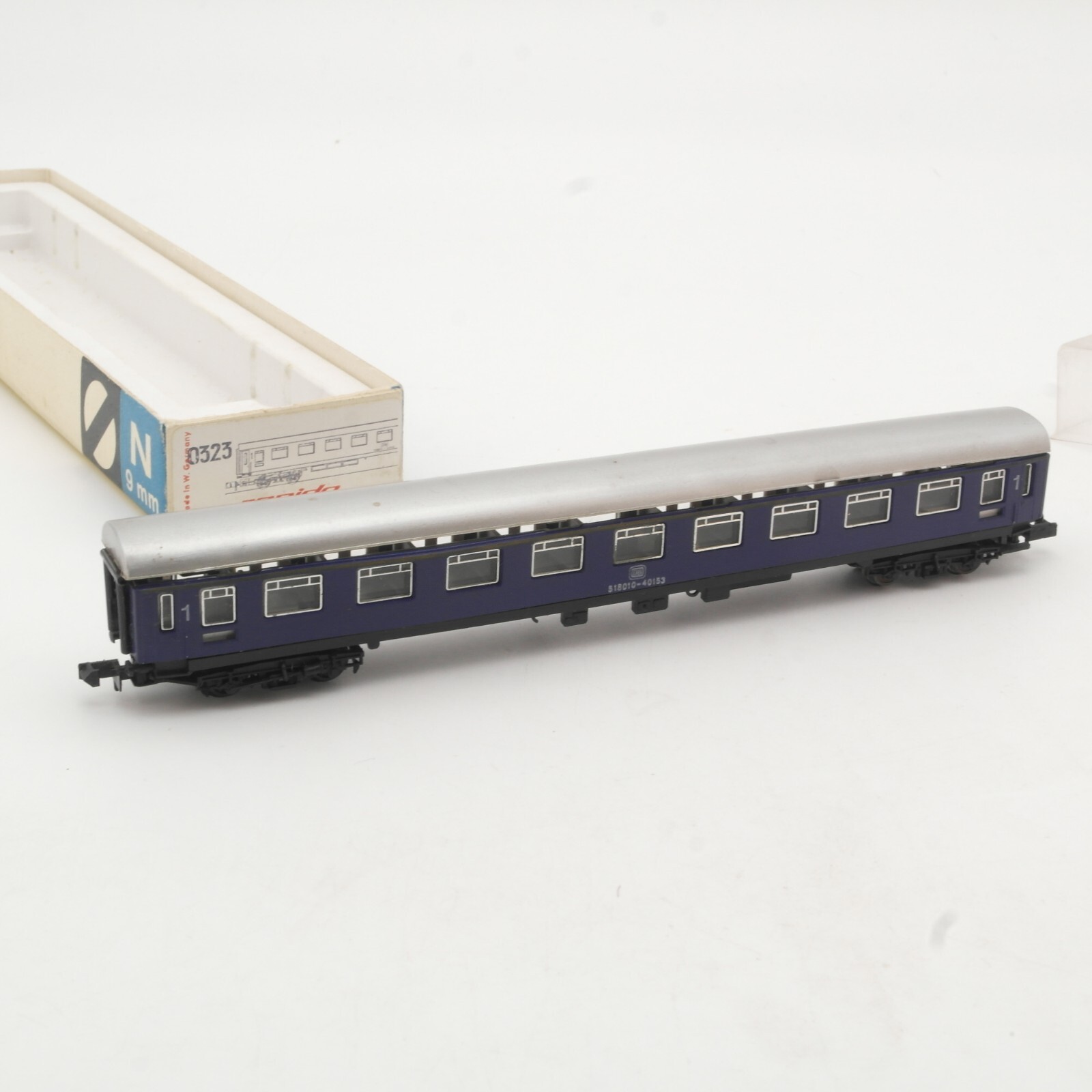 Arnold N Personenwagen 1. Klasse 518010-40153 der DB in EVP QR7974
