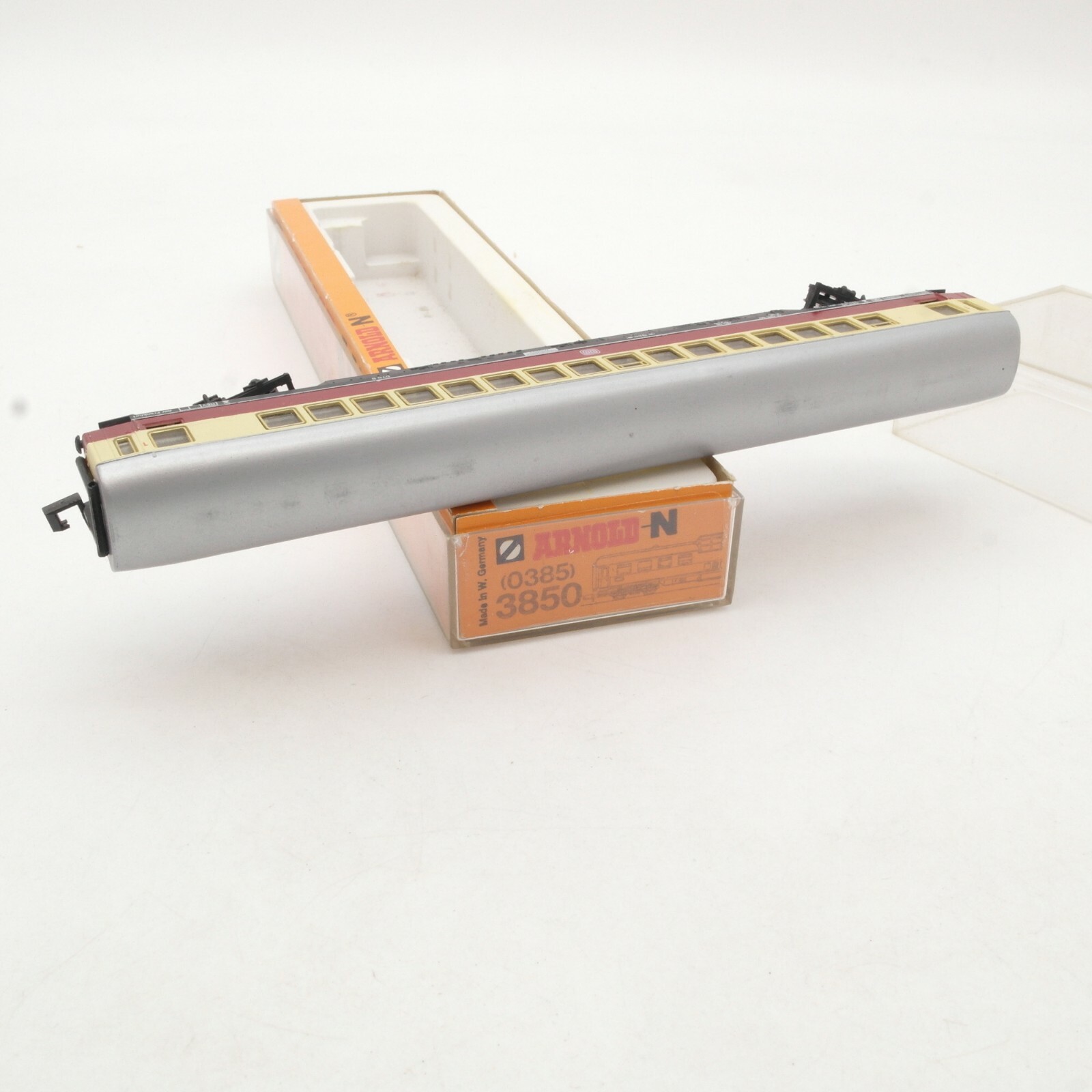 Arnold N Personenwagen 1. klasse 104 21 der DB in EVP RA5656 – Bild 4