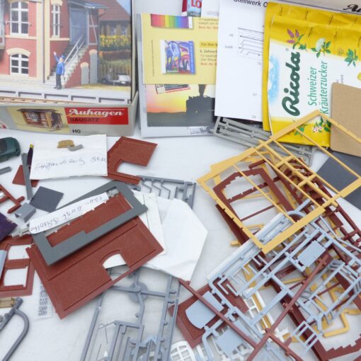 Auhagen H0 Bausatz 11411 Stellwerk Oschatz angebastelt in OVP EX7652 – Bild 6