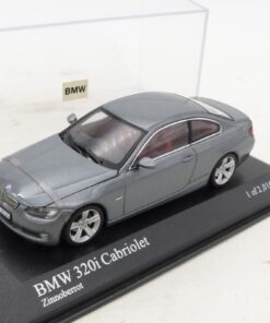 AutoArt 1:43 BMW 3er Coupé metallic in PC-Box EX8327