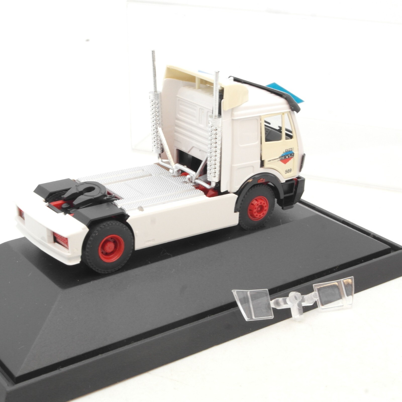 B&S 1:87 Mercedes Benz Zugmaschine Kraftverkehr Bayern Südkraft in PC Box RG1748 – Bild 3