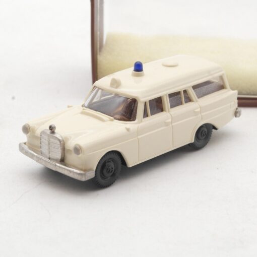 Brekina 1:87 Mercedes 190 Einsatzfahrzeug in OVP RA7050