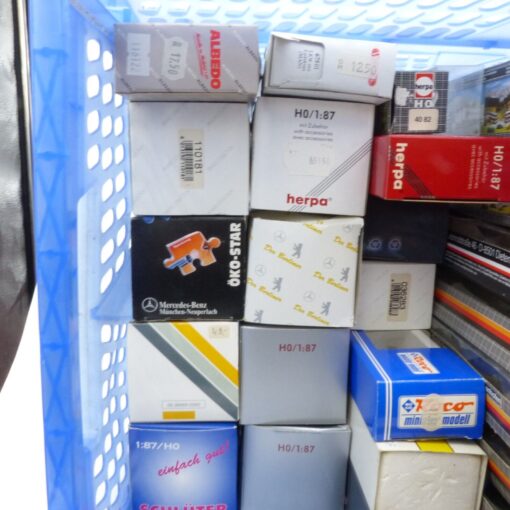 Eine Kiste voll mit Umkartons verschiedener Hersteller, siehe Bilder EX1429 – Bild 3