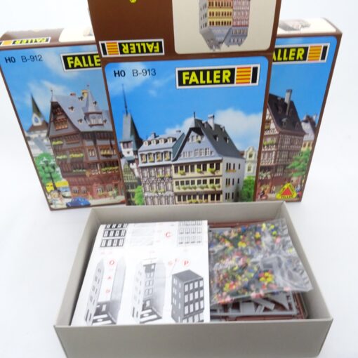 Faller H0 Bausatz Set B-911 Römerberg Ostzeile Frankfurt am Main in OVP EX6392 – Bild 5