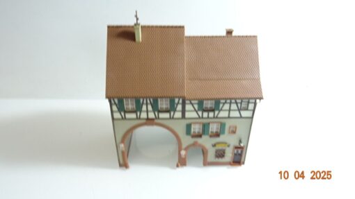 Fertigmodell H0 Haus mit Durchfahrt u. Gasthaus Zunftstube siehe Foto CK7433 o.