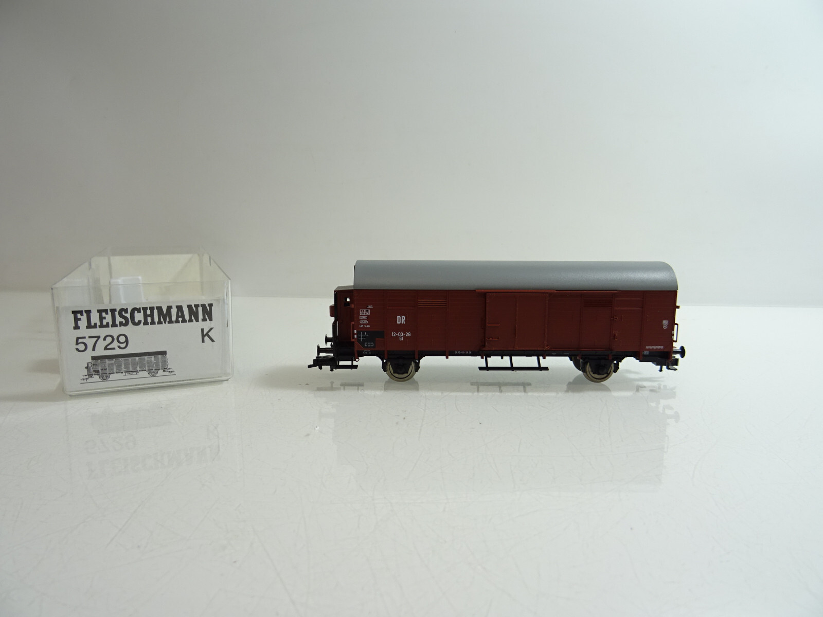 Fleischmann H0 5729 K gedeckter Güterwagen Gl der DR Neu in OVP TF799