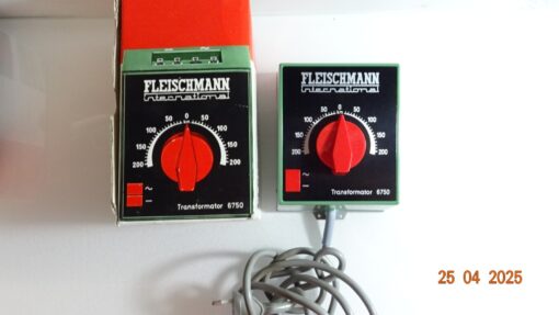 Fleischmann H0 6750 Trafo siehe Foto in OVP CK7786