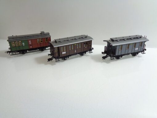 Fleischmann H0  Personenwagenset 3961, 1489, 2456 der K.P.E.V. in EVP AR5775 – Bild 3