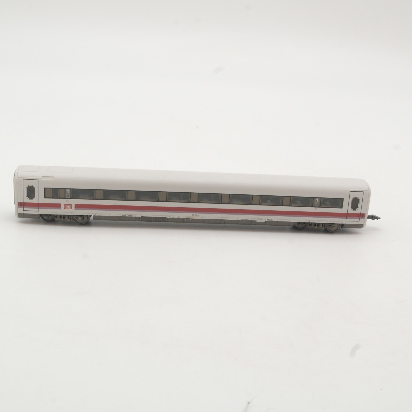 Fleischmann N ICE Personenwagen 1. Klasse 801 022-5 der DB RR5028 o. – Bild 3