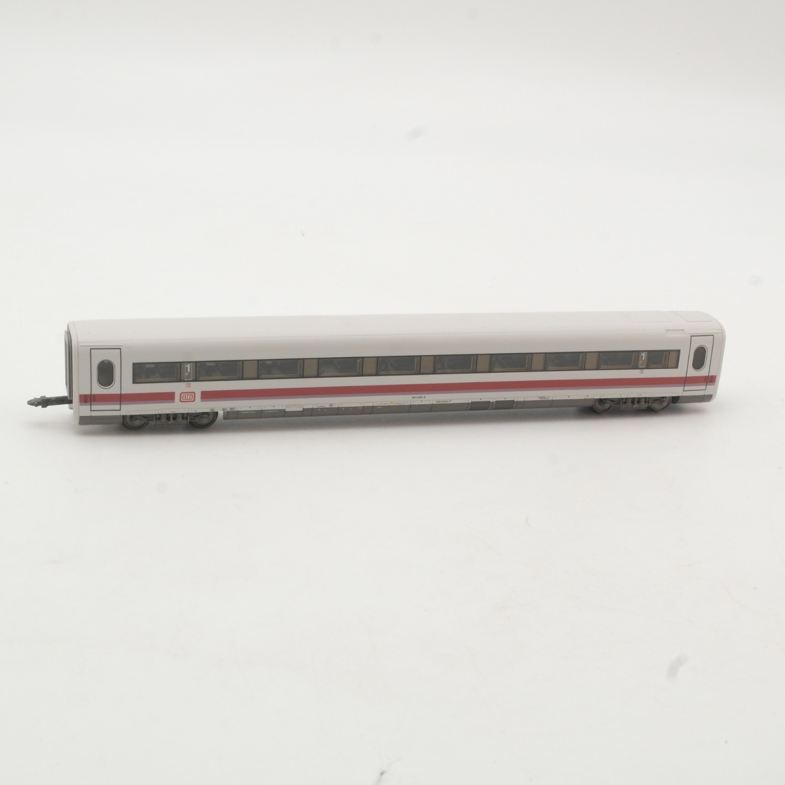 Fleischmann N ICE Personenwagen 1. Klasse 801 022-5 der DB RR5028 o.